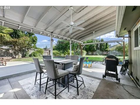 2172 Fireside Court Springfield OR 97477