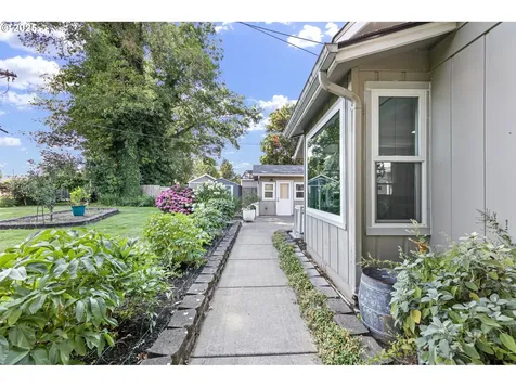 2172 Fireside Court Springfield OR 97477