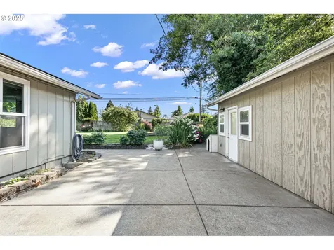 2172 Fireside Court Springfield OR 97477
