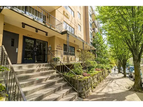 2021 SW Main Street Portland OR 97205