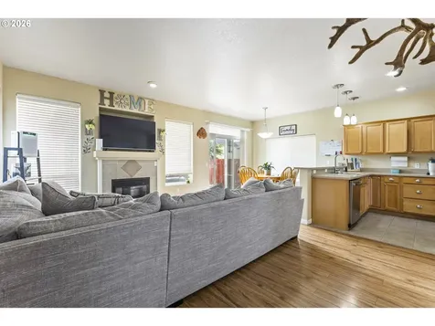 891 Kentucky Avenue Coos Bay OR 97420