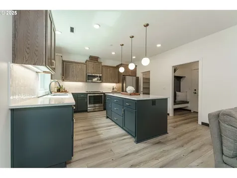 2302 S Royal Court Ridgefield WA 98642