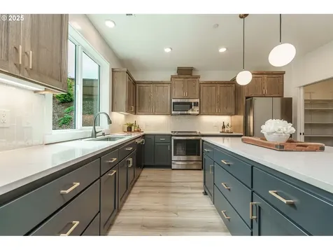 2302 S Royal Court Ridgefield WA 98642