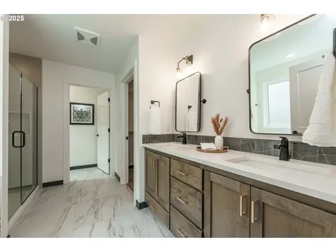 2302 S Royal Court Ridgefield WA 98642