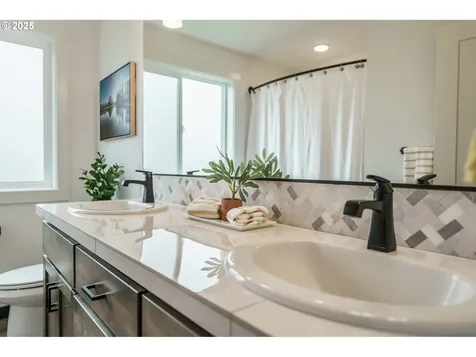 2302 S Royal Court Ridgefield WA 98642