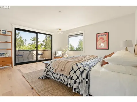 16 SW Abernethy Street Portland OR 97239