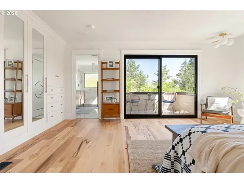 16 SW Abernethy Street Portland OR 97239