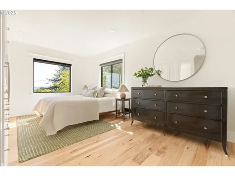 16 SW Abernethy Street Portland OR 97239