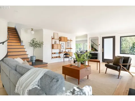 16 SW Abernethy Street Portland OR 97239
