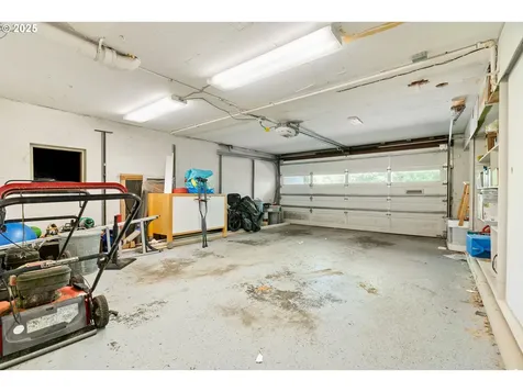 16 SW Abernethy Street Portland OR 97239