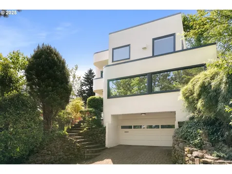 16 SW Abernethy Street Portland OR 97239