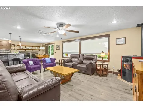 801 S Park Street Carlton OR 97111