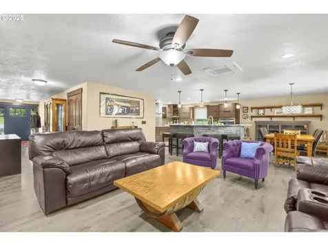 801 S Park Street Carlton OR 97111