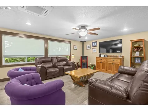 801 S Park Street Carlton OR 97111