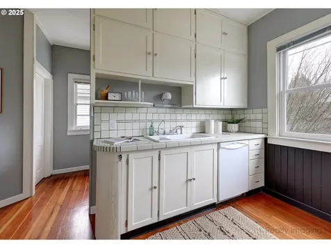 2738 SE 18th Avenue Portland OR 97202