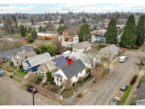 2738 SE 18th Avenue Portland OR 97202
