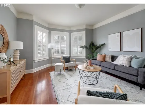 2738 SE 18th Avenue Portland OR 97202
