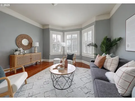 2738 SE 18th Avenue Portland OR 97202