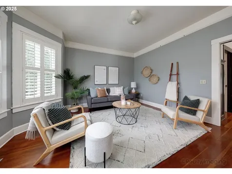 2738 SE 18th Avenue Portland OR 97202