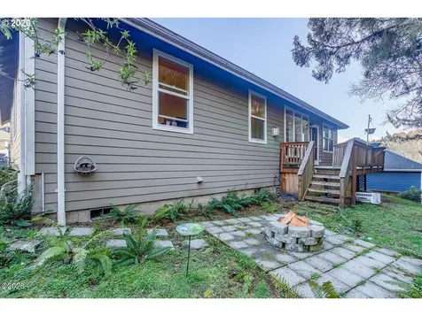 4635 NE Tide Avenue Lincoln City OR 97367