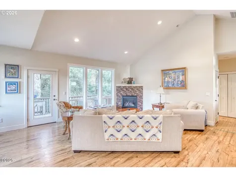 4635 NE Tide Avenue Lincoln City OR 97367