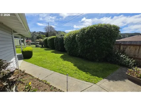 2360 High Street Reedsport OR 97467