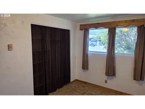 2360 High Street Reedsport OR 97467