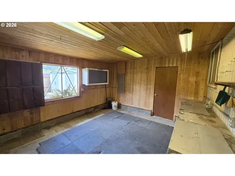 2360 High Street Reedsport OR 97467