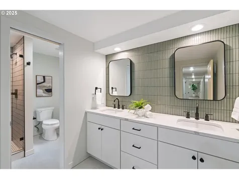 18 Monticello Drive Lake Oswego OR 97035