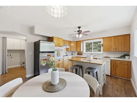 7660 SW 74th Avenue Portland OR 97223