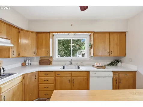 7660 SW 74th Avenue Portland OR 97223