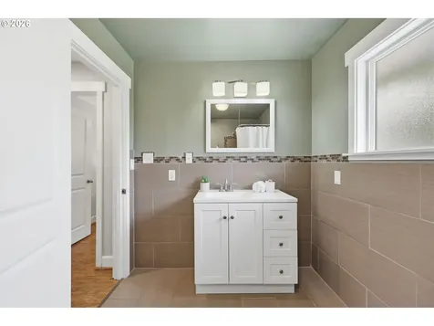 7660 SW 74th Avenue Portland OR 97223