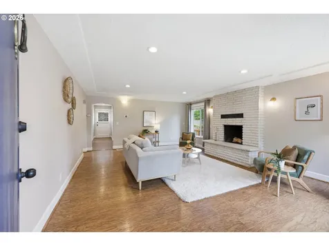 7660 SW 74th Avenue Portland OR 97223