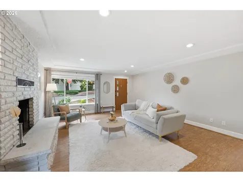 7660 SW 74th Avenue Portland OR 97223