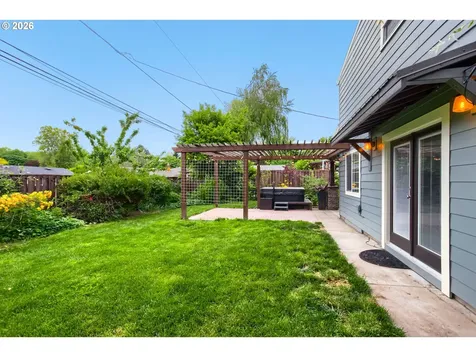 11820 SW Clifford Street Beaverton OR 97008