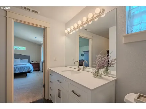 19611 SE 30th Way Camas WA 98607