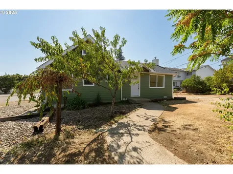 1246 NW Hicks Street Roseburg OR 97470