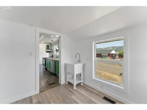 1246 NW Hicks Street Roseburg OR 97470