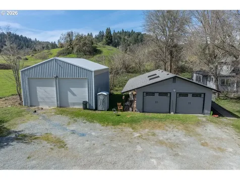 1355 Days Creek Cutoff Road Myrtle Creek OR 97457
