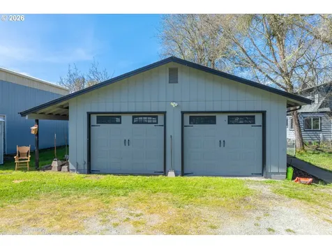1355 Days Creek Cutoff Road Myrtle Creek OR 97457