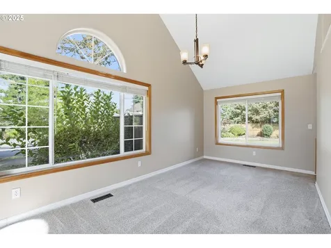 19865 Castleberry Loop Oregon City OR 97045