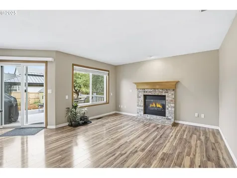 19865 Castleberry Loop Oregon City OR 97045