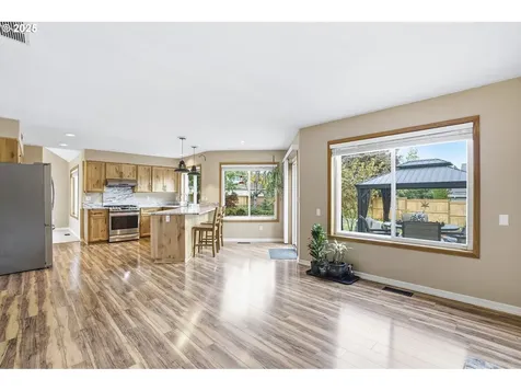 19865 Castleberry Loop Oregon City OR 97045