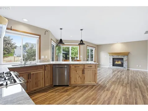 19865 Castleberry Loop Oregon City OR 97045