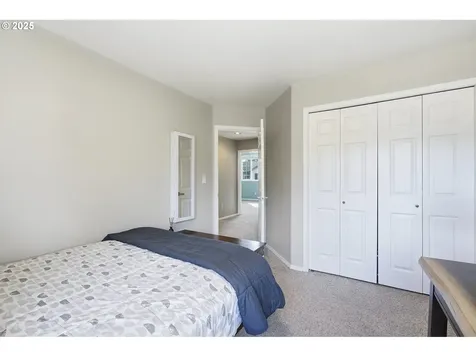 19865 Castleberry Loop Oregon City OR 97045