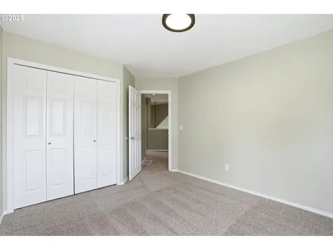 19865 Castleberry Loop Oregon City OR 97045