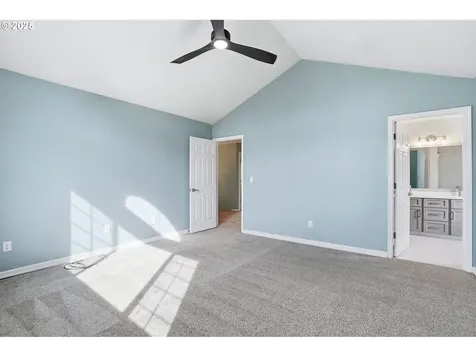 19865 Castleberry Loop Oregon City OR 97045