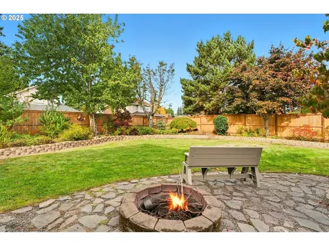 19865 Castleberry Loop Oregon City OR 97045