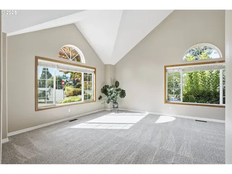 19865 Castleberry Loop Oregon City OR 97045
