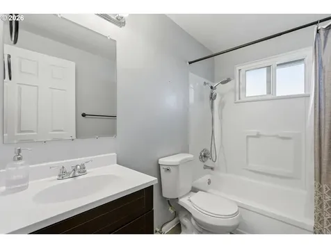 704 E Pinehurst Drive Newberg OR 97132